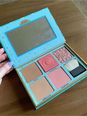 Benefit Cheek Palette - Pink & Tan Blush, Bronzer & Highlight Set